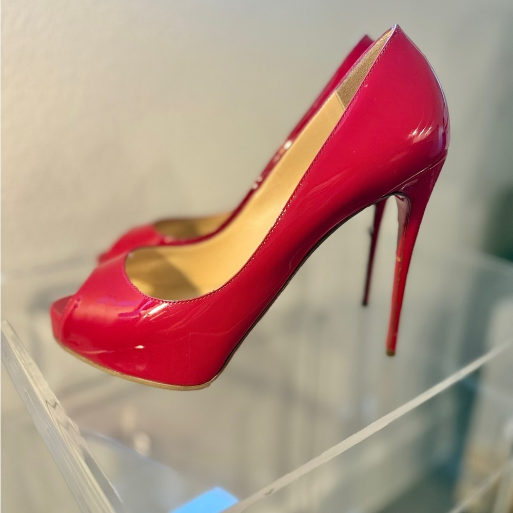 Christian Louboutin Bold Red Peep-Toe‎ Heels -size 39.5